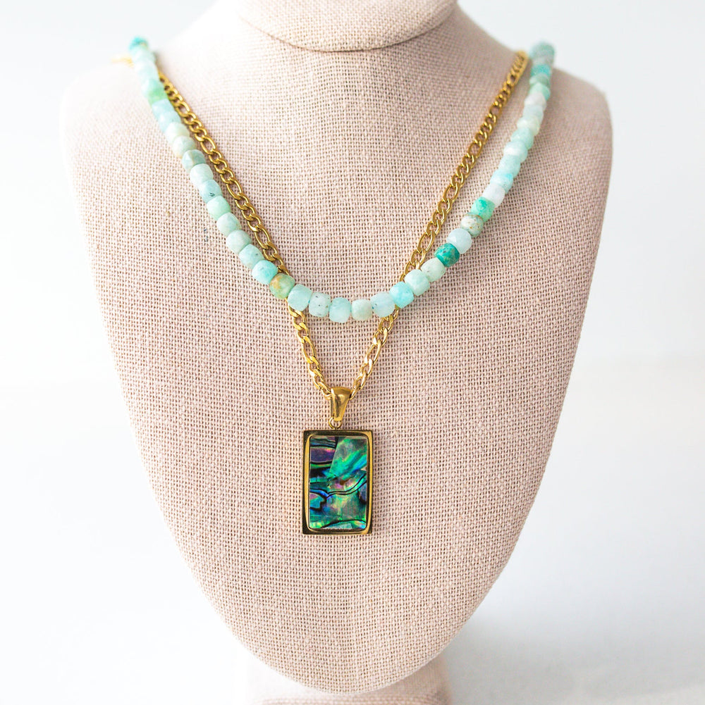 Beachy shell Jewelry Gold Figaro Chain Necklace Unique Jewelry 