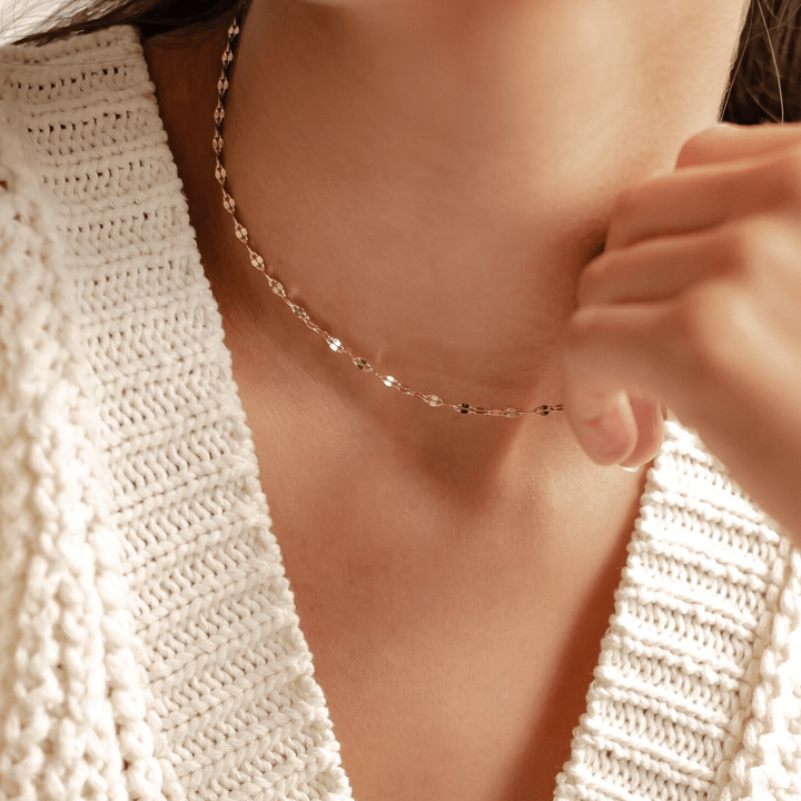Model wearing Dainty Gold mirror chain Necklace
